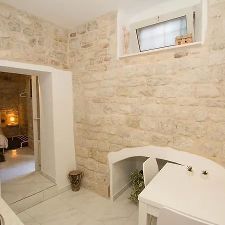 Toma Apartment