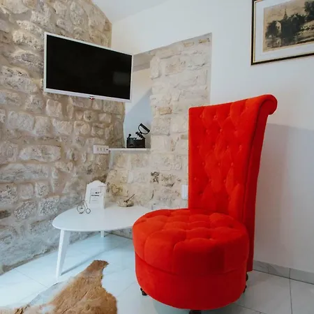 Toma Apartment