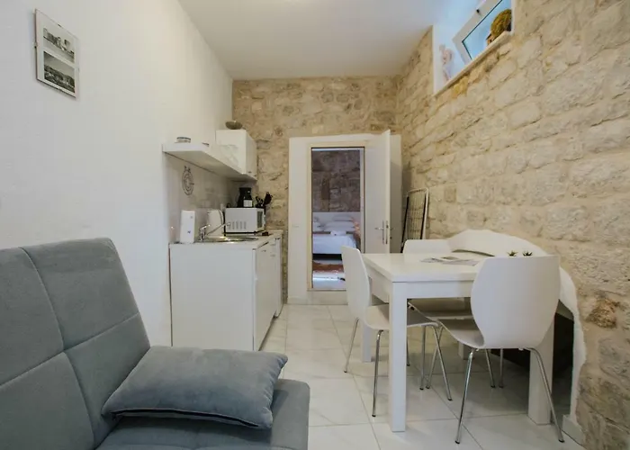 Toma Lejlighed Trogir